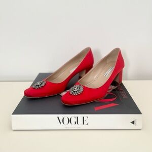 MANOLO BLAHNIK RED SATIN SQUARE TOE PUMPS OVAL CRYSTAL BUCKLE‎ IN GUNMETAL FRAME